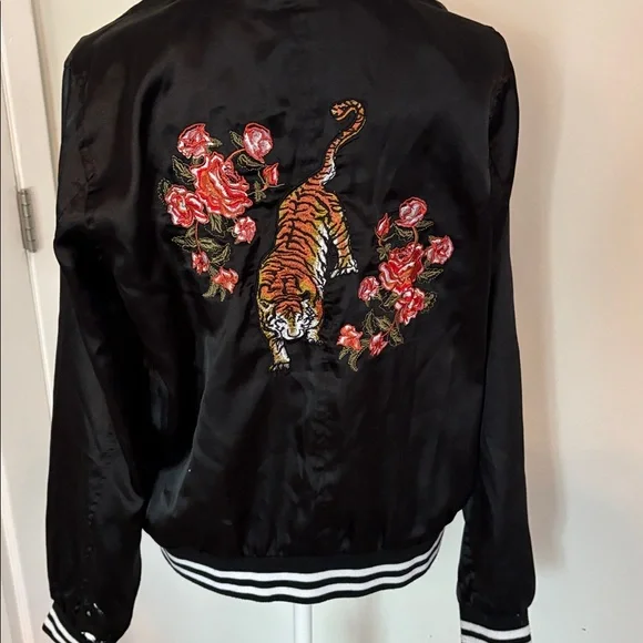 Rue21 Embroidered Tiger Bomber Jacket Black Floral - Picture 2 of 8